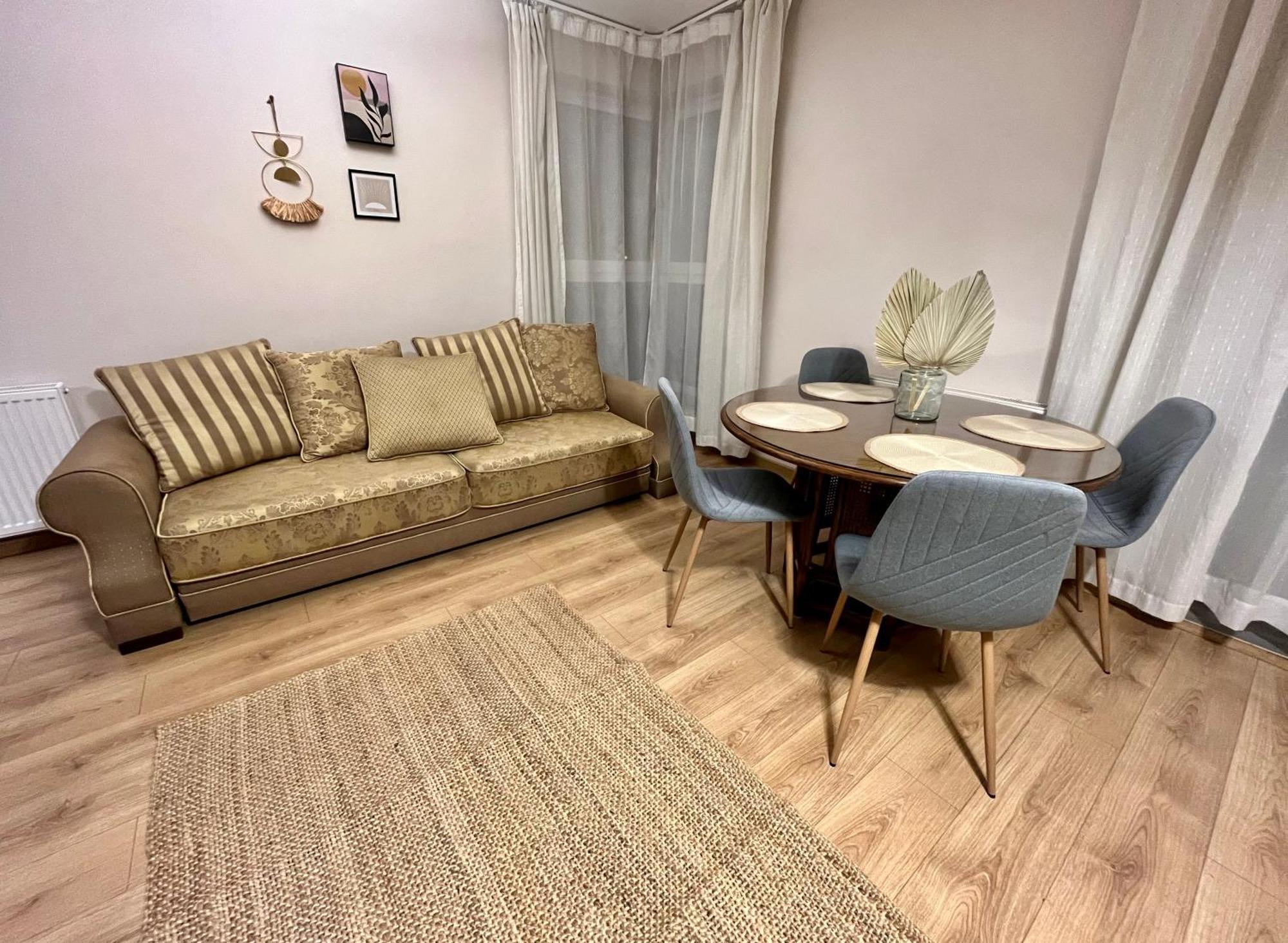 Oldtown Retro Apartment By Marina With Balcony For 6 People 格但斯克 外观 照片